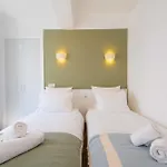 2-br Terrace Centre *