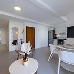 2-br Terrace Centre Апартаменты *