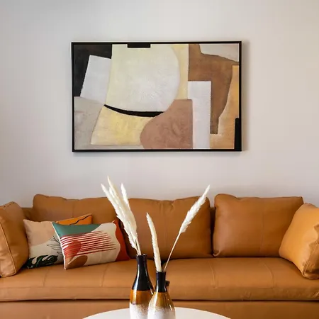 2-br Terrace Centre