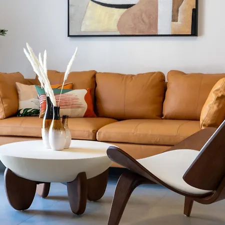 2-br Terrace Centre דירה