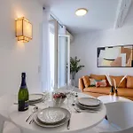 2-br Terrace Centre