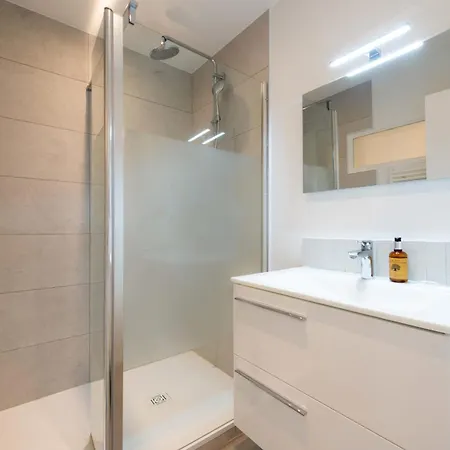 2-br Terrace Centre カンヌ