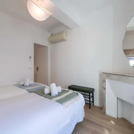 2-br Terrace Centre * Cannes