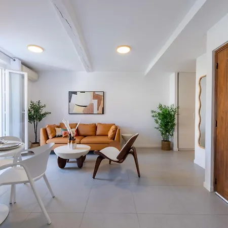 公寓 2-br Terrace Centre *