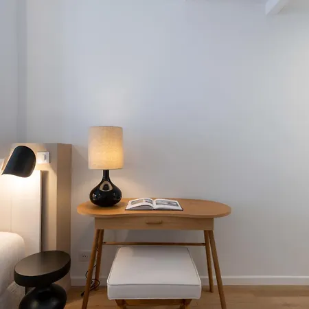 Appartement 2-br Terrace Centre *