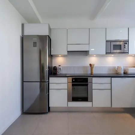 2-br Terrace Centre Appartement