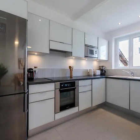 Appartement 2-br Terrace Centre *