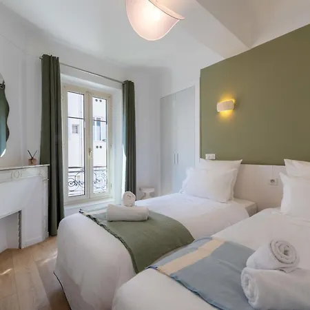 Διαμέρισμα 2-br Terrace Centre